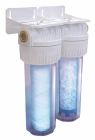 104753 - Station filtre double avec cartouches de filtration et anticalcaire - Clé de désserrage et support de fixation inclus - Durée de vie des cartouches : 6 mois