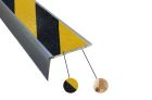 NEZ DE MARCHE SIMPLE CORNIERE AUTOADH ALU/PVC INTERIEUR 39MM X 23MM ANTI 30MM L.3000mm