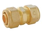 Manchon égal PER à compression Ø16 - Permet de raccorder un tube PER Ø16 par simple vissage à un écrou sans outil spécifique (2 clés plates suffisent)