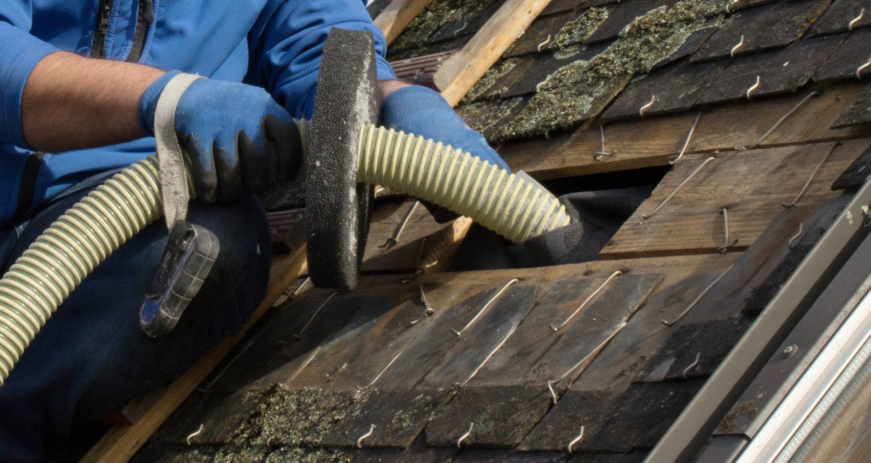 Détuiler partiellement, insufflez et les combles sont isolés !