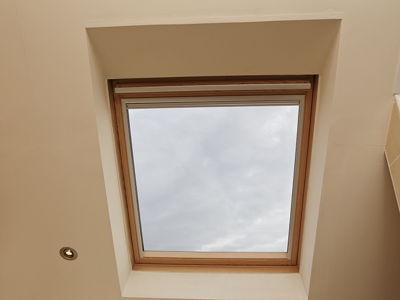 Comment choisir son store occultant Velux ?