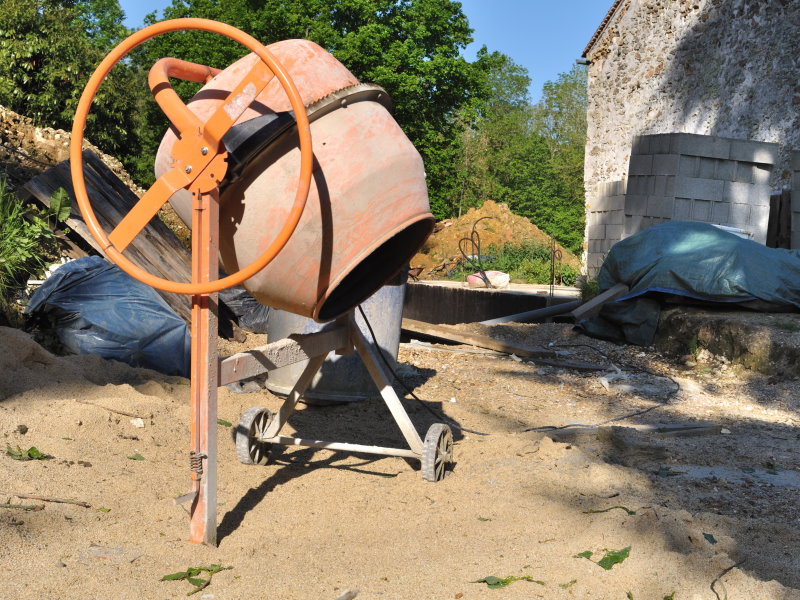 Couler le béton des fondations