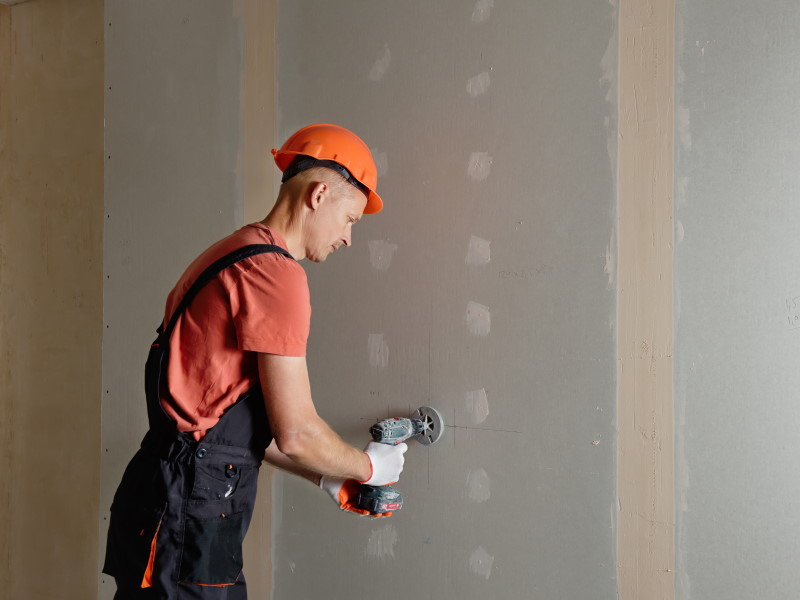 Découpe des emplacements pour boitiers électriques